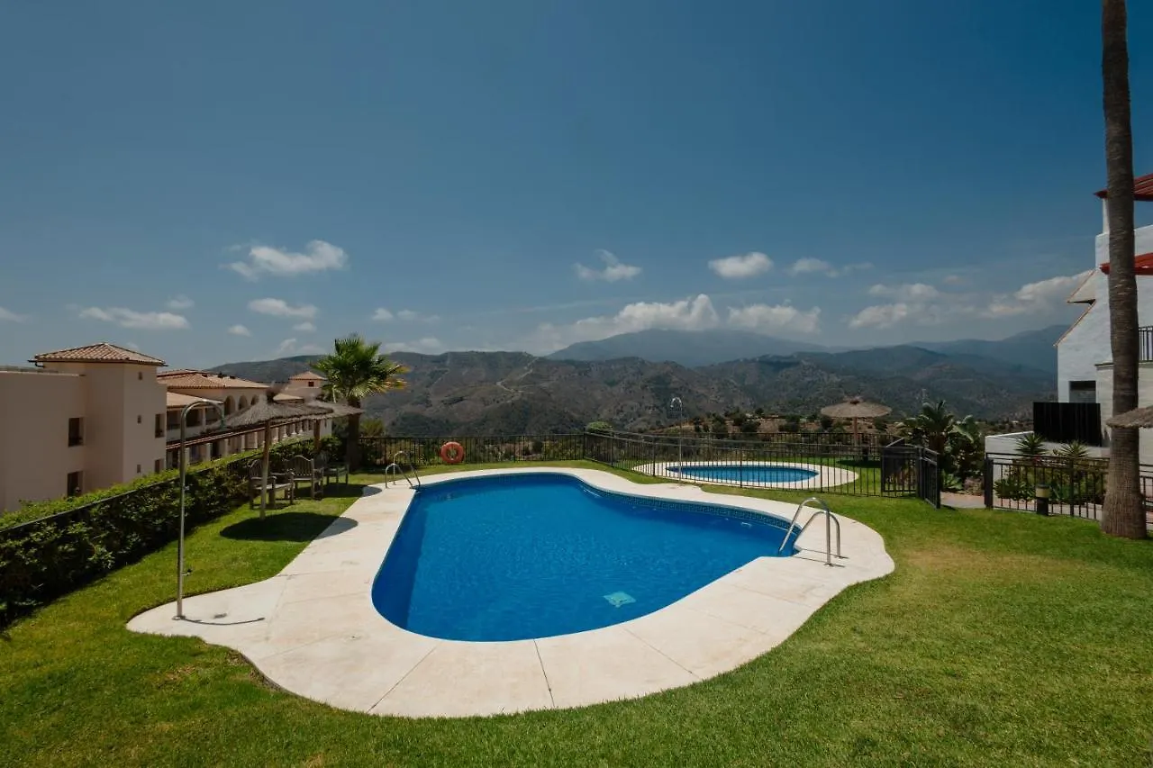 Апартаменты Modern Sea & Lake View Penthouse With Private Jacuzzi - 8 Min To Puente Romano Истан