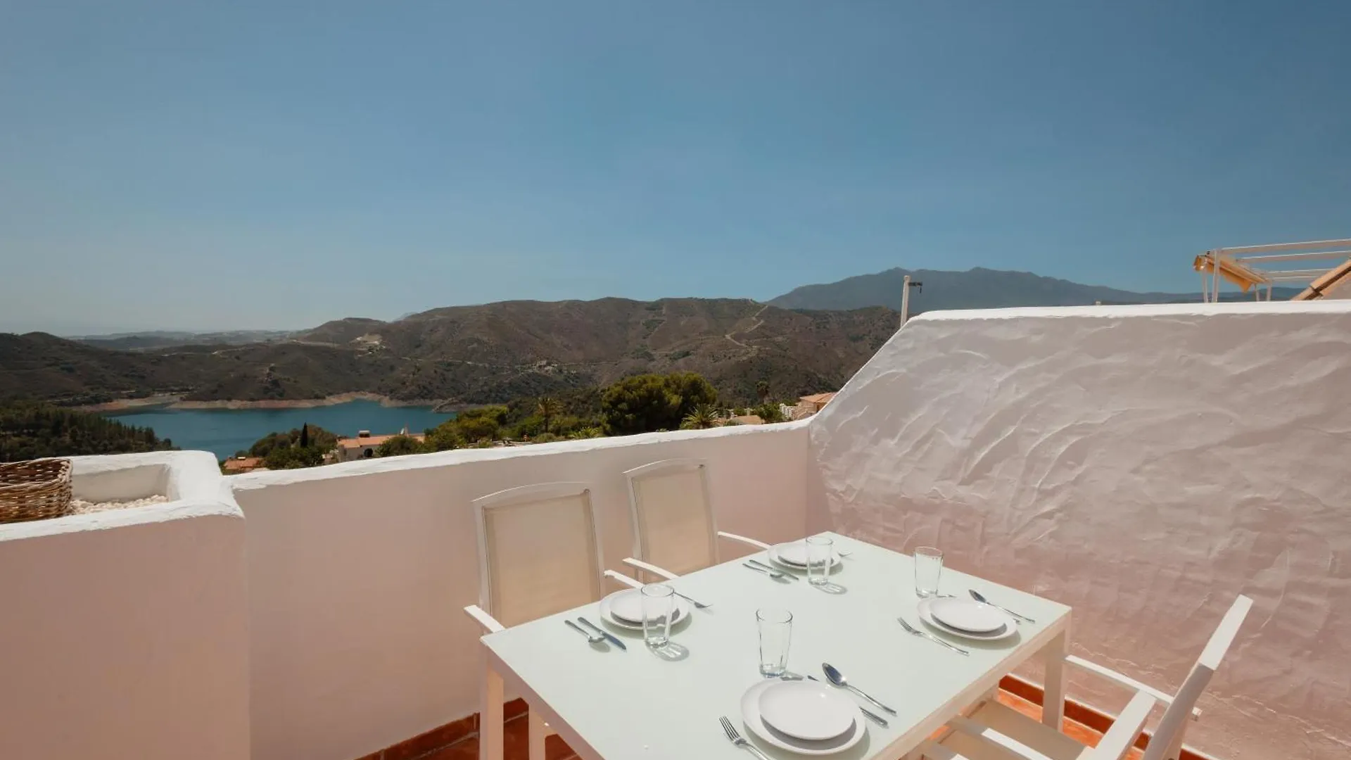 Modern Sea & Lake View Penthouse With Private Jacuzzi - 8 Min To Puente Romano Истан