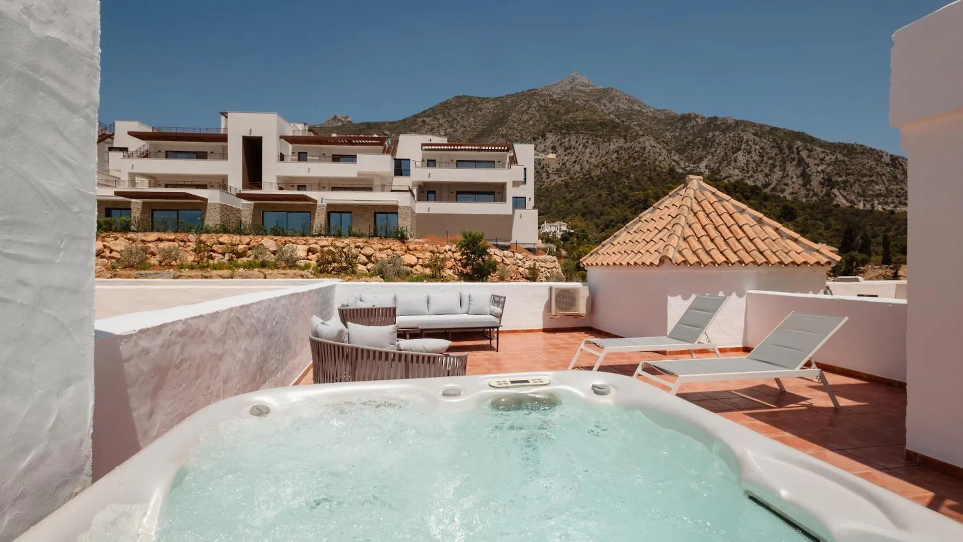 Modern Sea & Lake View Penthouse With Private Jacuzzi - 8 Min To Puente Romano Истан 0*,
