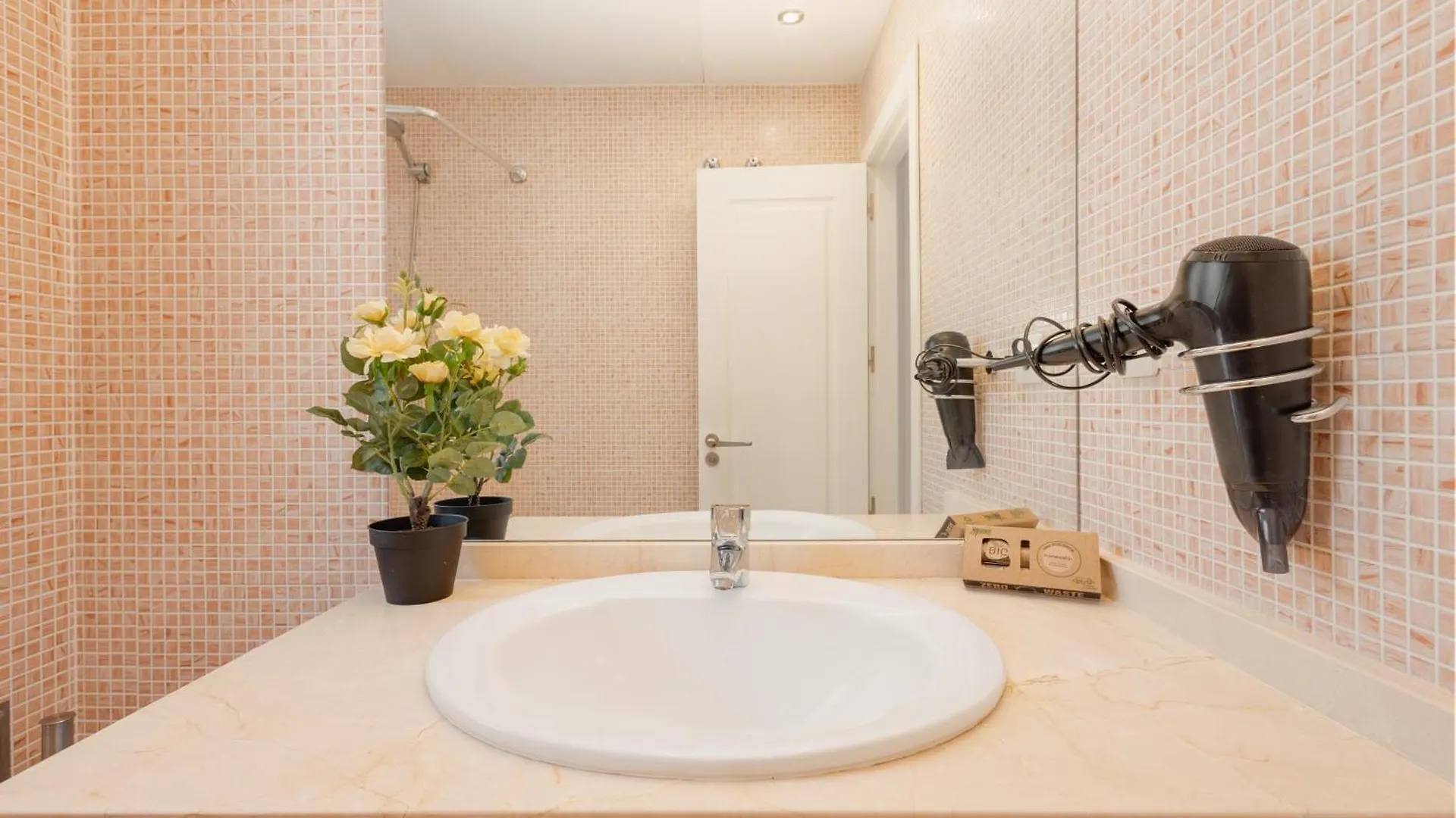 Modern Sea & Lake View Penthouse With Private Jacuzzi - 8 Min To Puente Romano Истан