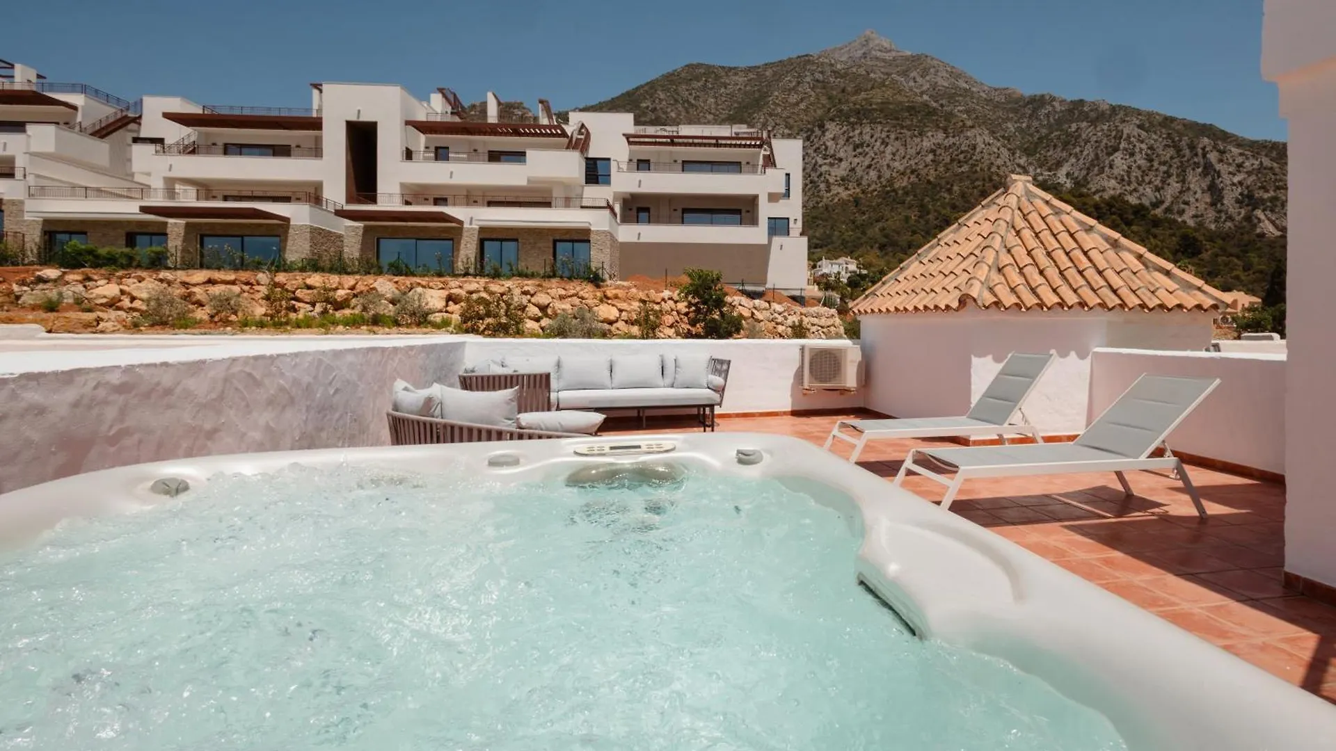 Modern Sea & Lake View Penthouse With Private Jacuzzi - 8 Min To Puente Romano Истан