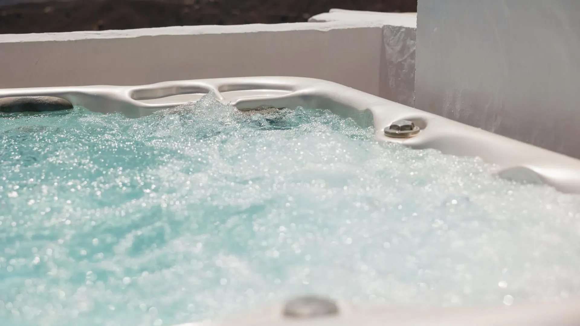 Апартаменты Modern Sea & Lake View Penthouse With Private Jacuzzi - 8 Min To Puente Romano Истан