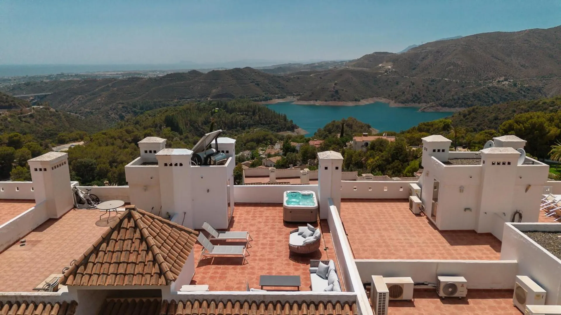 Modern Sea & Lake View Penthouse With Private Jacuzzi - 8 Min To Puente Romano Истан 0*,
