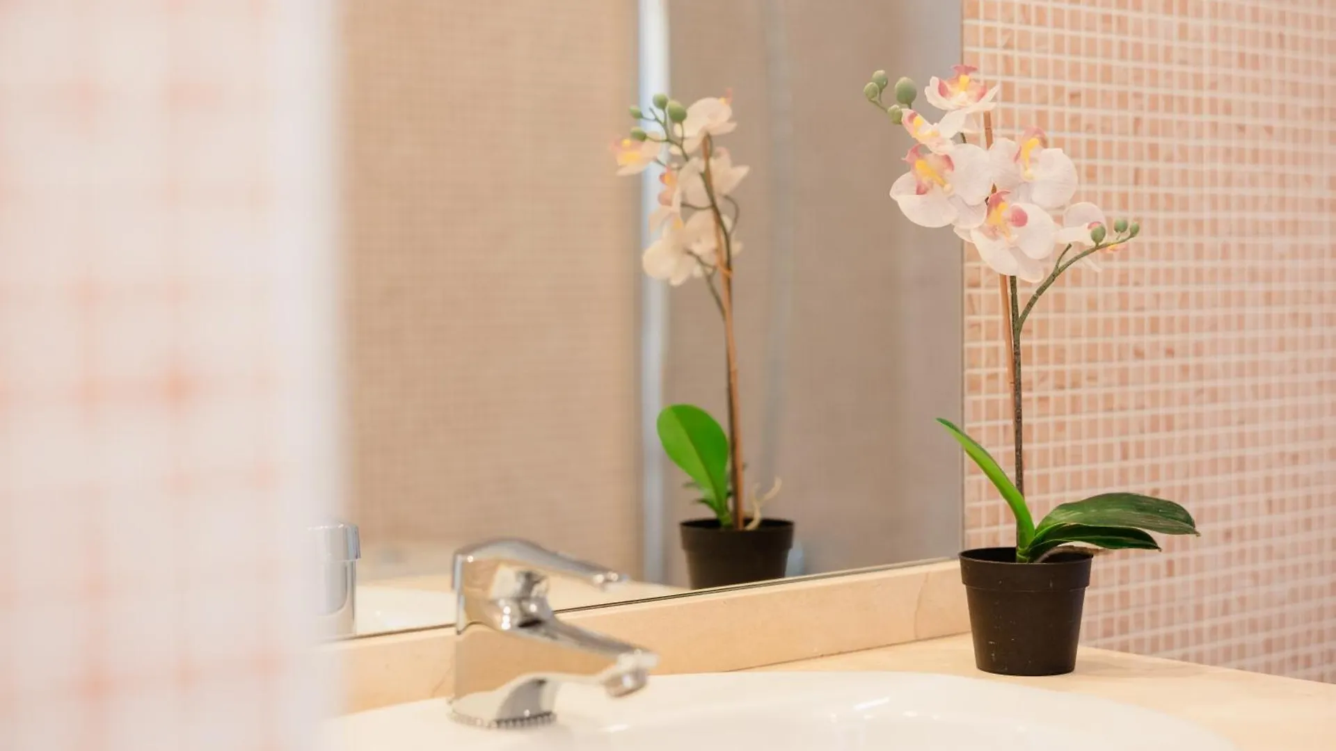 Modern Sea & Lake View Penthouse With Private Jacuzzi - 8 Min To Puente Romano Истан Испания
