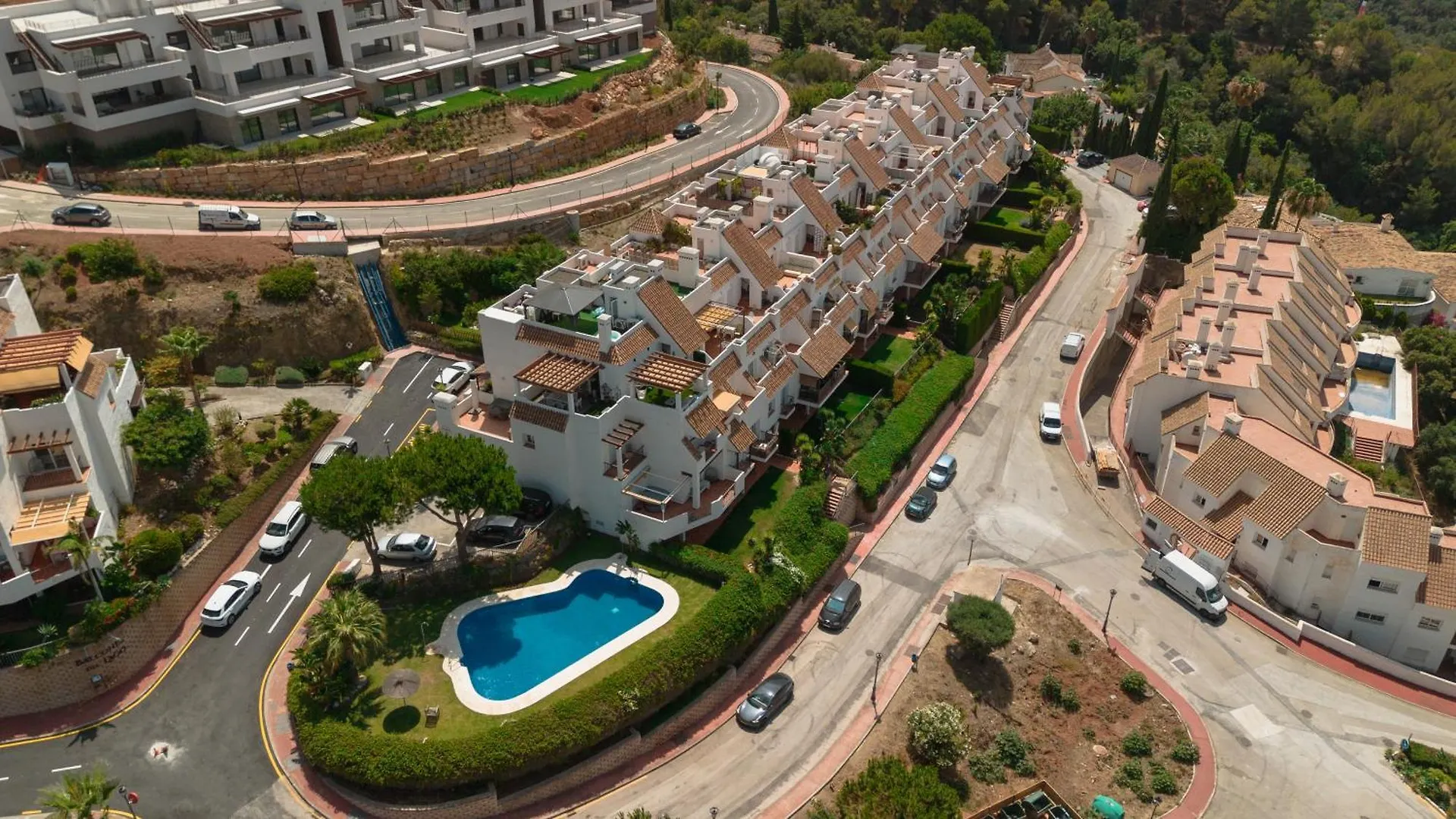 Modern Sea & Lake View Penthouse With Private Jacuzzi - 8 Min To Puente Romano Истан Апартаменты
